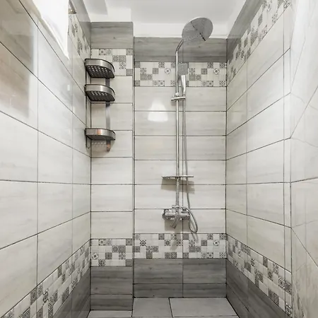 Guest - 4 Bucureşti